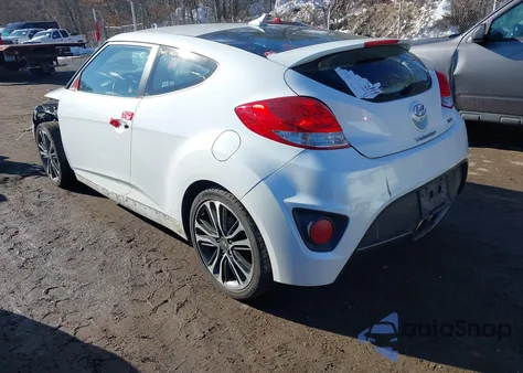 2016 Hyundai Veloster Turbo z USA, uszkodzony, nr VIN KMHTC6AE3GU268296